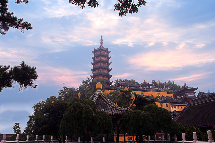 金山寺，千年古剎的歷史底蘊(yùn)與文化魅力，金山寺，千年古剎的歷史底蘊(yùn)與文化韻味
